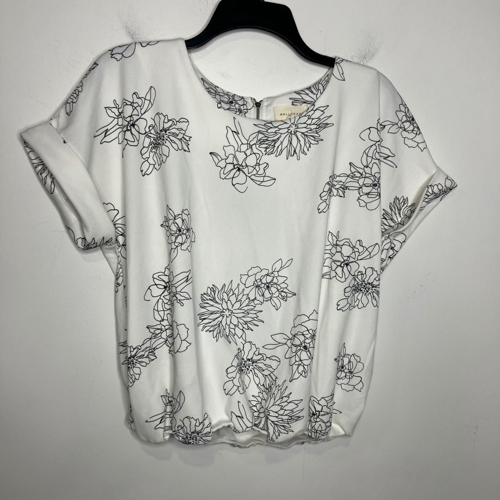 Melloday white black floral blouse women's‎ size medium elastic waist
Business